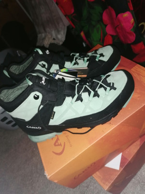 Image 1 de Claudia â AKU - Women's Rock DFS Mid GTX - Chaussures d'approche