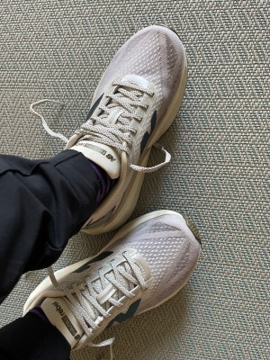 Image 1 de Anastasiia â New Balance - Women's FuelCell Rebel V5 - Chaussures de running