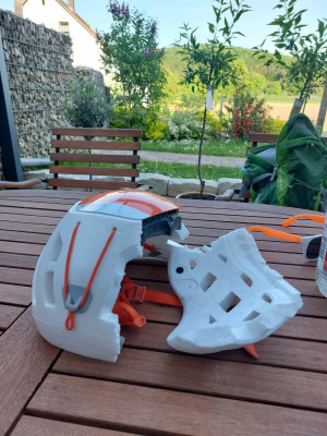 Image 1 de Dorina à Petzl - Sirocco Helmet - Casque d'escalade